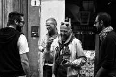 exit_to_street0033